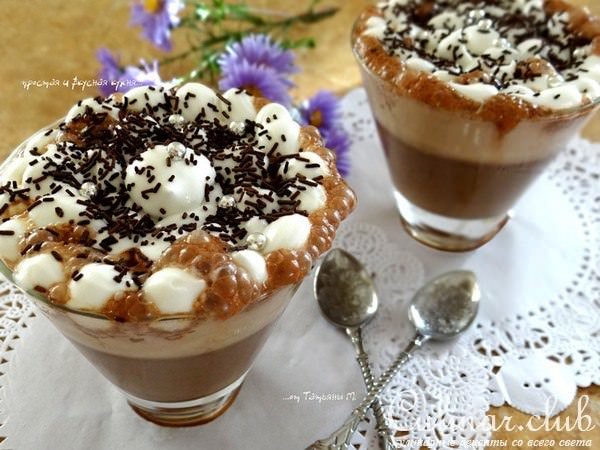 Фраппе с кофе, коньяком и взбитыми сливками