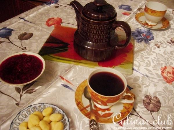 "Палкин чай" или тёмно-красный чай из вишни.