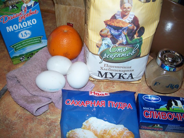 Шотландские оладьи с соусом из изюма