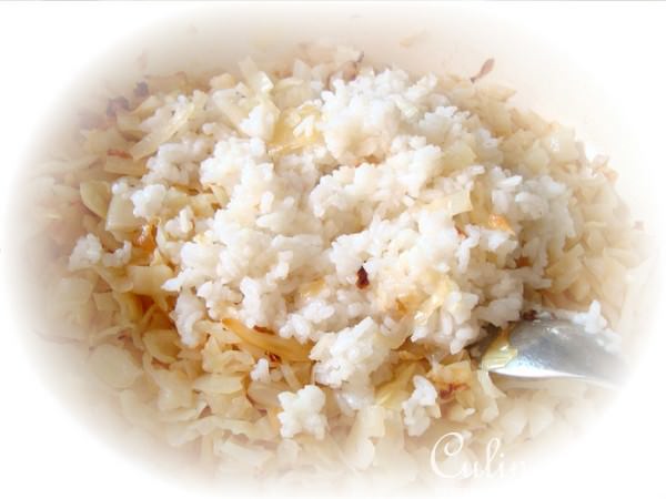 Блинчатый пирог с капустой,рисом и яйцом.