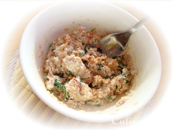 Блинный рулетик с тунцом и творогом.