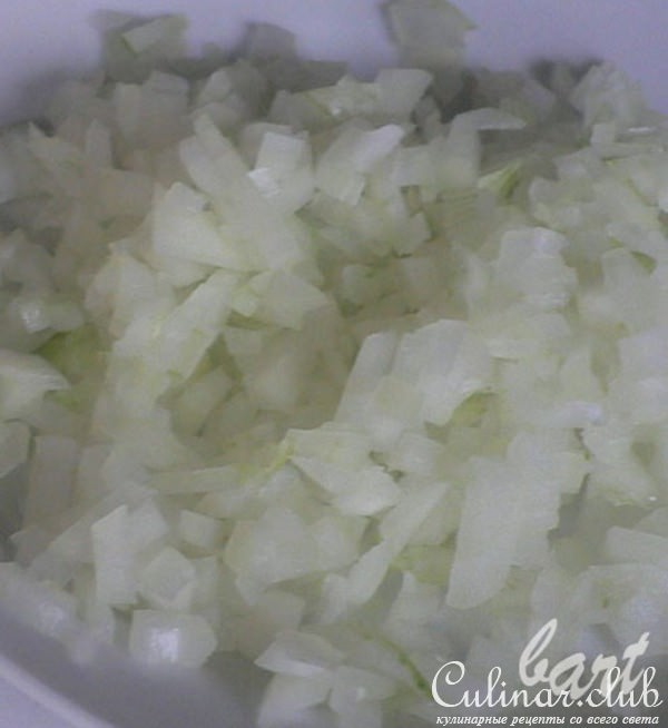 блинчатый пирог с фаршем, рубленым яйцом и сыром.