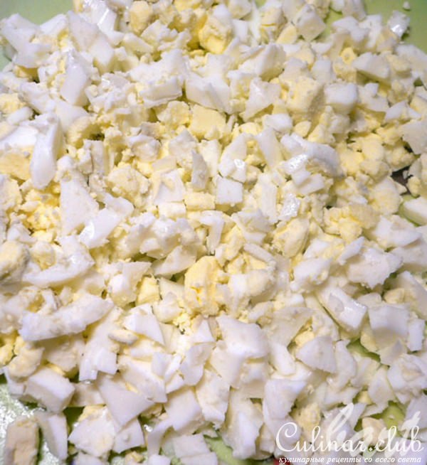 блинчатый пирог с фаршем, рубленым яйцом и сыром.