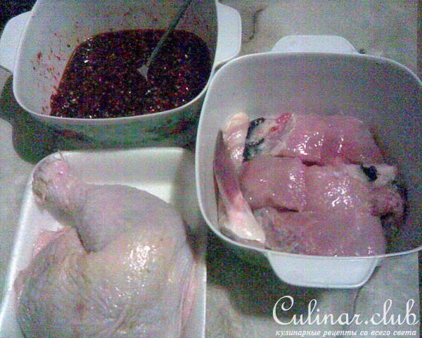Куриный окорочок и рыбка в рубиновом маринаде .