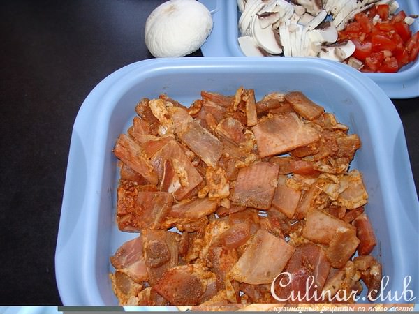 Мясо „Gyros“, запечённое в соусe „Метакса“.