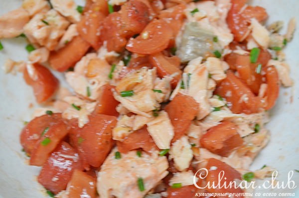 Рисовое соте с овощами, с салатом из запеченной рыбы. 