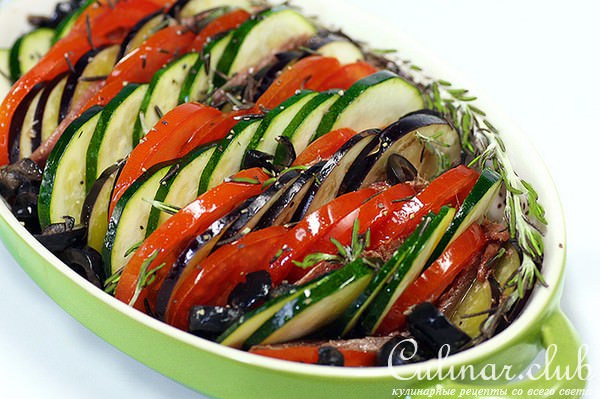 Тиан по-провансальски с анчоусами, оливками и розмарином (классический)