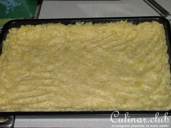 Картофельный «пирог» с курицей и пореем.
