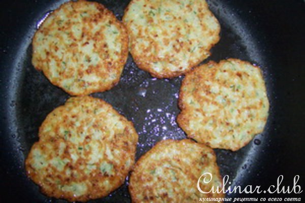 Оладьи кабачковые с сыром и чесночком (вариант)