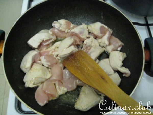 Куриная грудинка с айвой и баклажаном