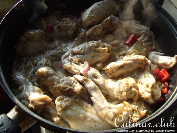 куриные крылышки маринованные и приготовленные на сковороде