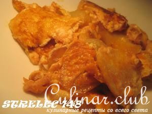 Омлет томатный с чипсами из картофеля