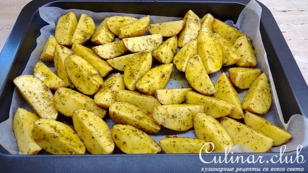Картошка по-селянски с чесночным соусом