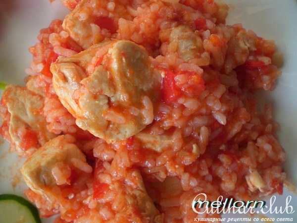 куриное филе с рисом и помидорами