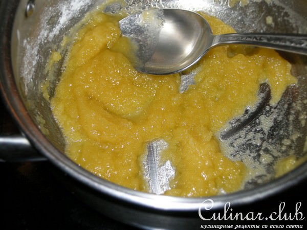 Мясная запеканка с фасолью под сырным соусом.