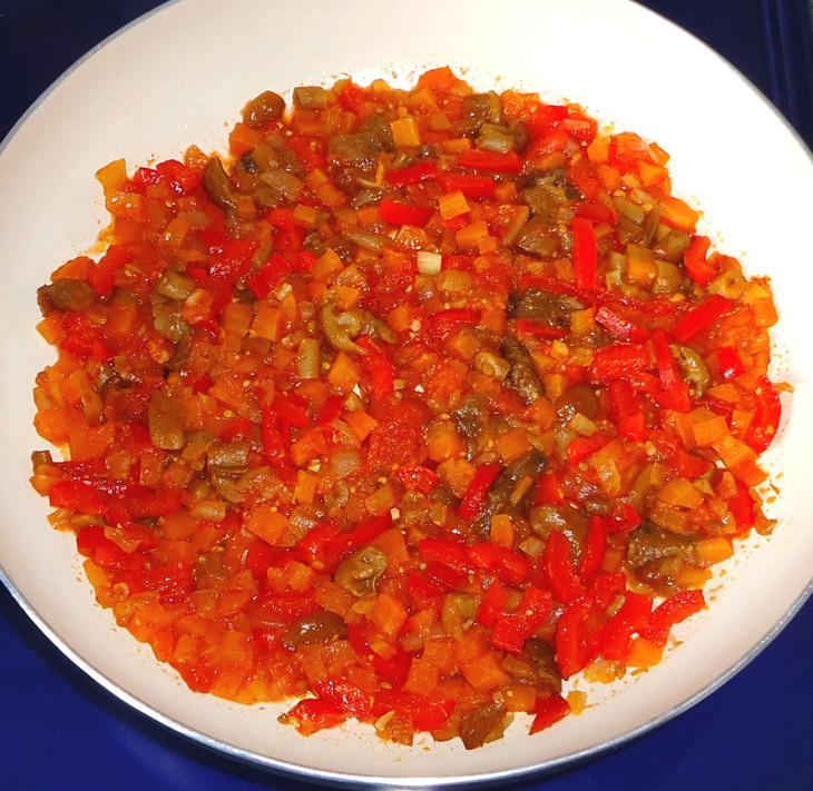"Гнёздышки" из фасолевой лапши с овощами,грибами и сыром