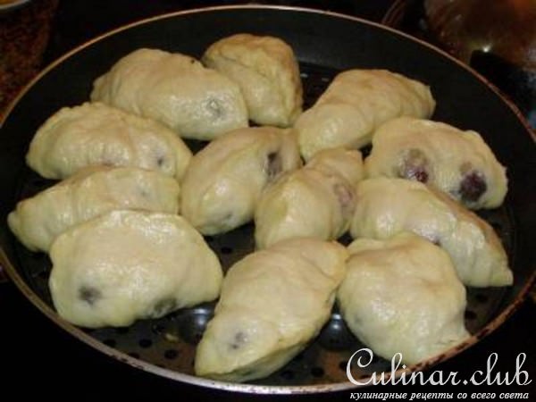 Вареники с черешней на пару
