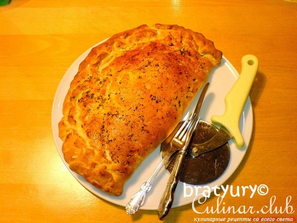 Pizza Panzerotto, она же Пицца Кальцоне