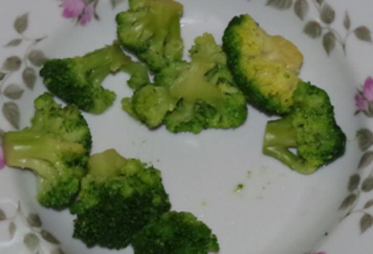 Лимонный кус-кус с брокколи, спаржей и креветками