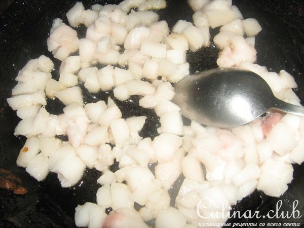 Кручёные паровые галушки с картофелем и шкварками.