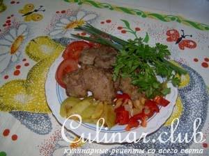 Куриная печень с овощами