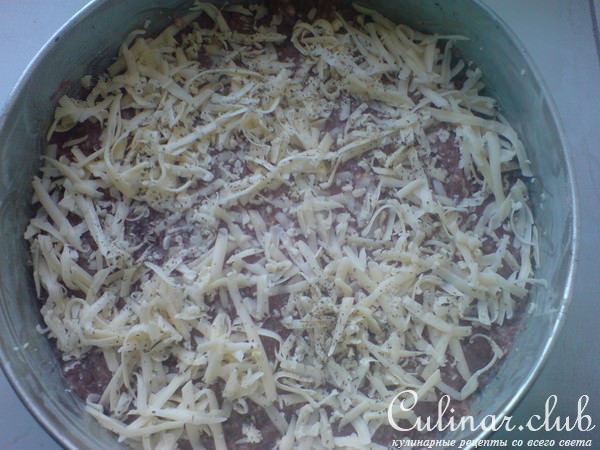 мясной пирог с рисом и помидоркой