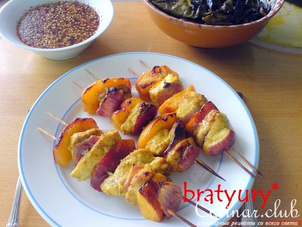 Шашлык из курицы с персиками