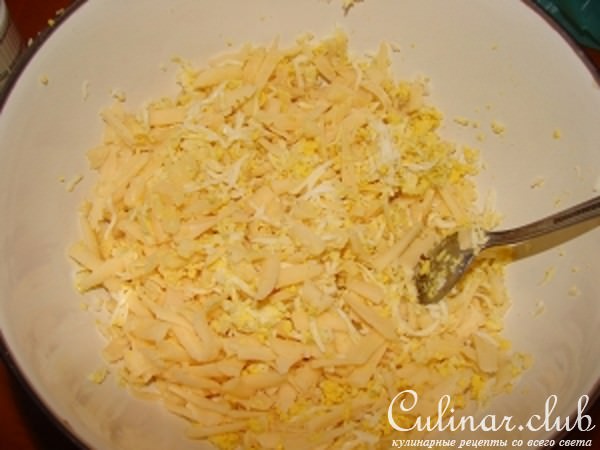 Пельмени с начинкой из сыра и яйца