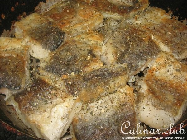 Рыба в горчичном соусе с маслинами.
