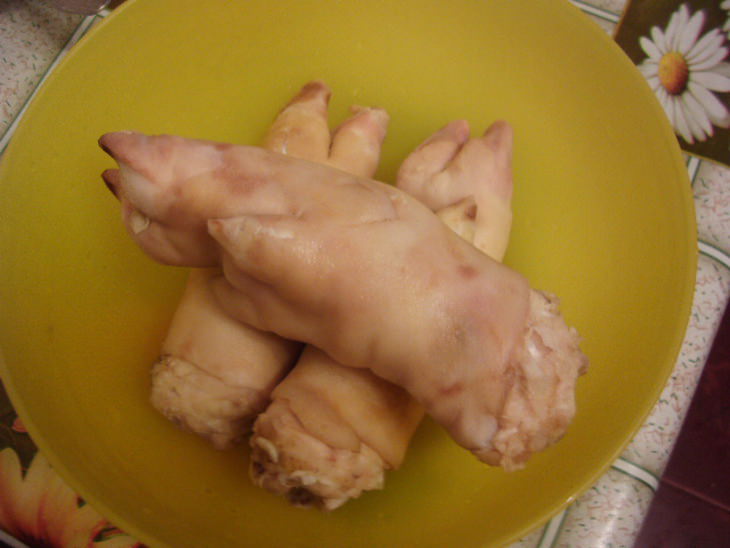 Ножки свиные в сухарях с тушеной капустой и картофельным салатом. Для моих подруг из Германии.
