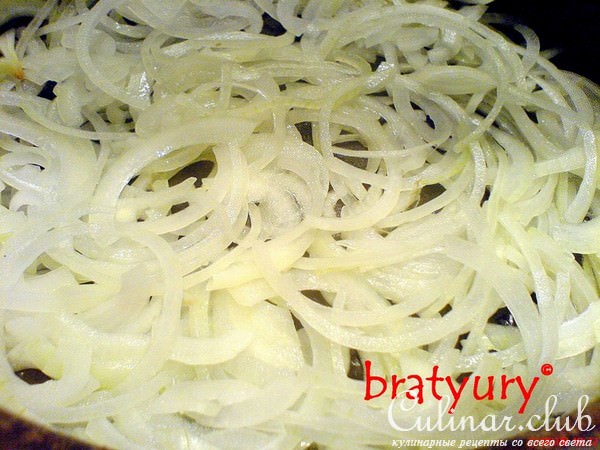 Печень куриная жареная со сливовым соусом 