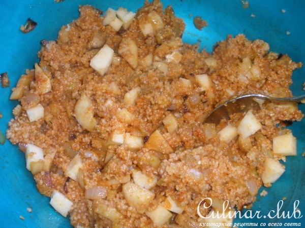 Баклажаны, фаршированные кускусом и сыром