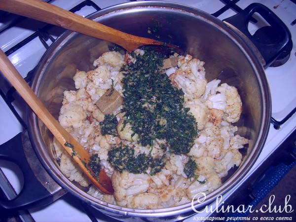 Яхния из цветной капусты.