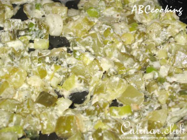 Мясные маффины с огуречной начинкой
