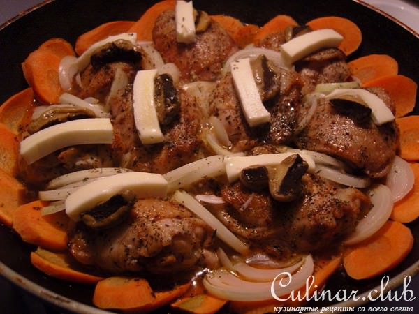 Бедрышки куринные с грибами и сыром