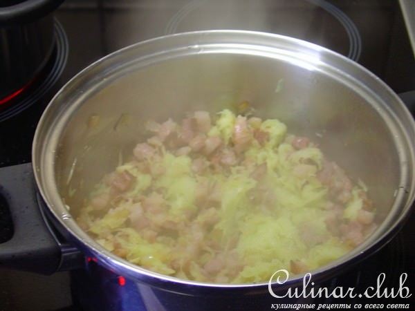 Тортеллини с беконом и цуккини в сливочно-сырном соусе