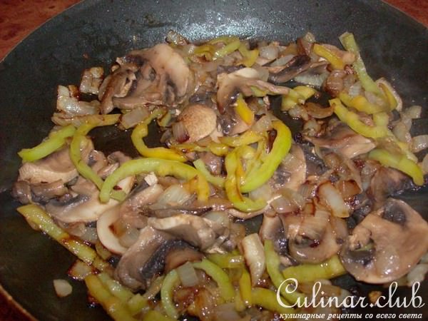 Карри из индейки с грибами и перцем