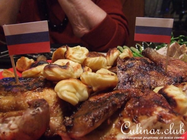 цыплята тапака с цветочками из картофельного пюре