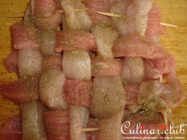 Плетённая мясная котлетка:)