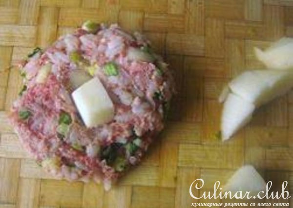 Мясные шарики с яблоками