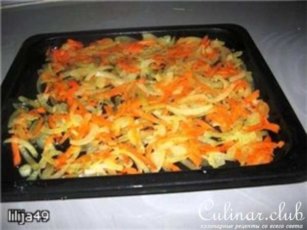 Рыба в тёплой постельке,запечённая с луком и морковью или "спи, моя радость, усни"