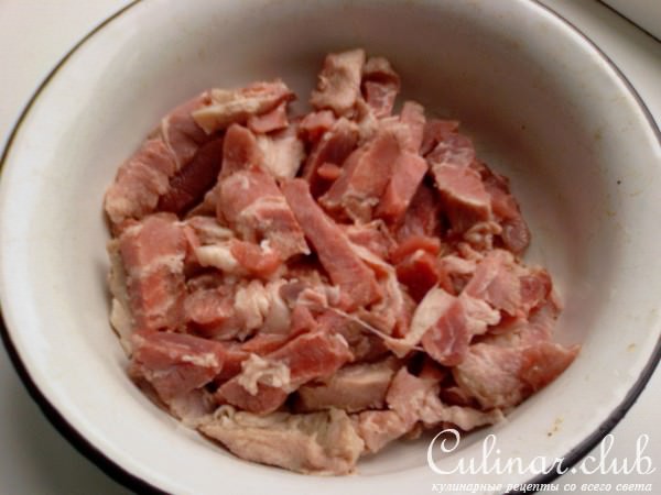 Не лагман, но и не рамэн...Пусть будет лагманная лапша с мясом и с претензией.