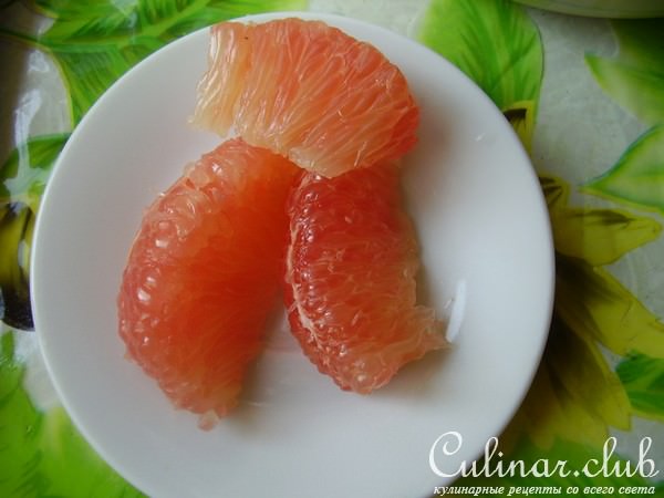 тушенная курица с фруктами.