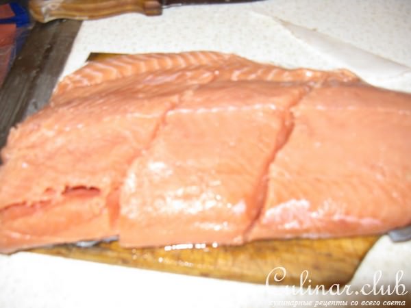 Лосось в горчично-майонезном соусе запечёный с овощами