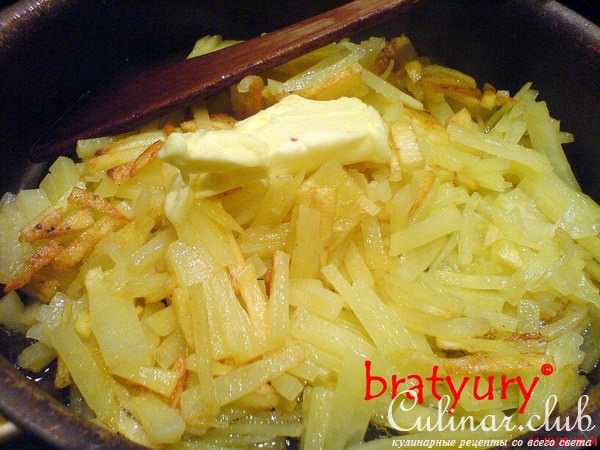 Картофель с беконом, жареный на трёх жирах
