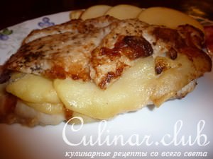 Куриная грудка с яблоком и сыром brie