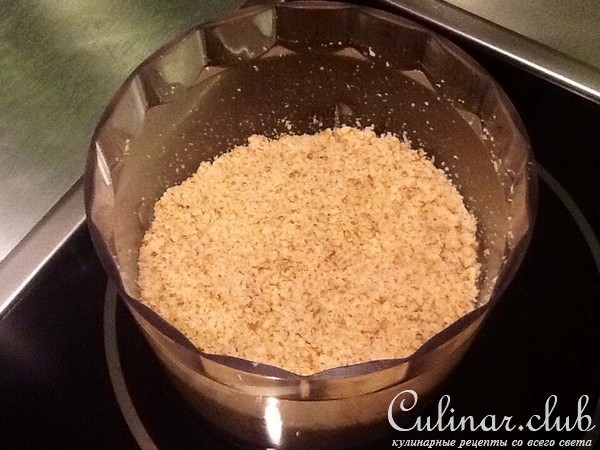 Каша манная с грецкими орехами в карамели.