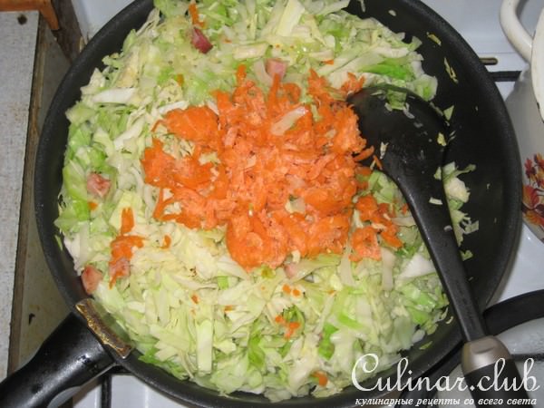 Солянка по-деревенски со сметаной.