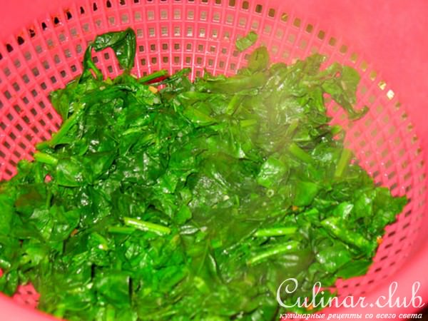 Спагетти из цельного зерна со шпинатом и мясными фрикадельками