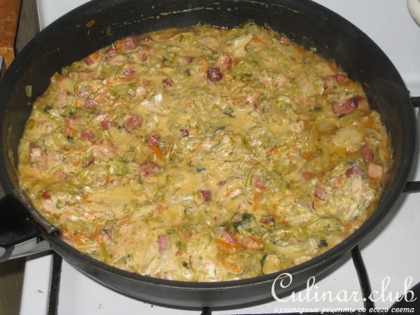 Солянка по-деревенски со сметаной.